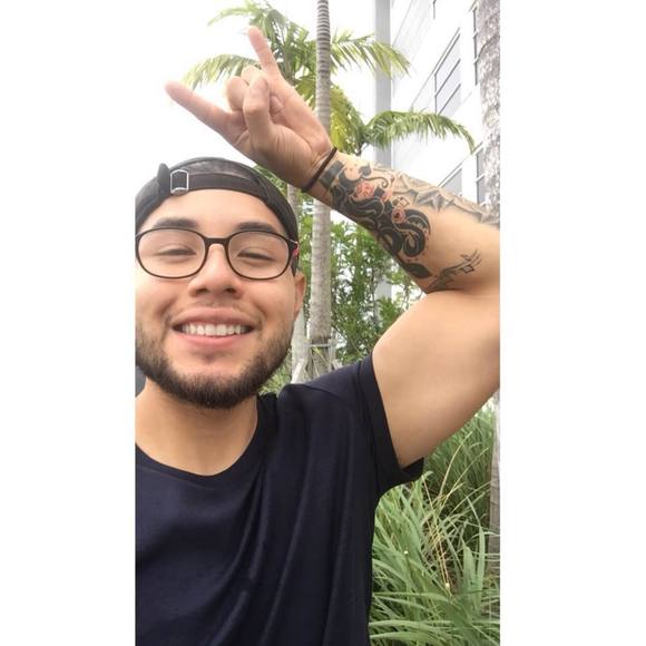 Meet your Posher, Adan - Picture 1 of 1